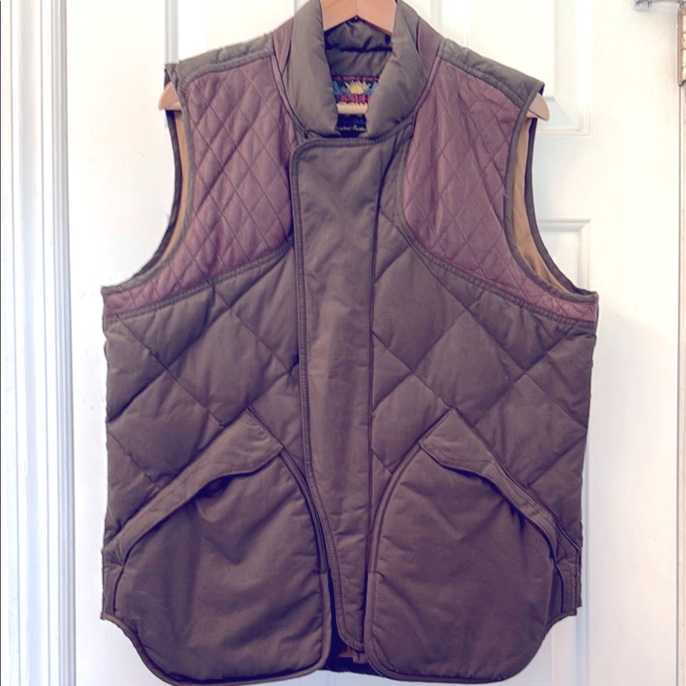 Bauer Olive-Brown Quilted Vest with Insulated Design and leather trimming